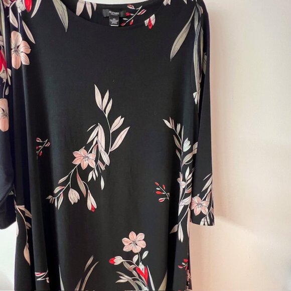 Alfani Womens Floral Tunic, Asymmetric Hem, Scoop Neck, 3/4 Sleeves, Size 3X - Picture 3 of 5